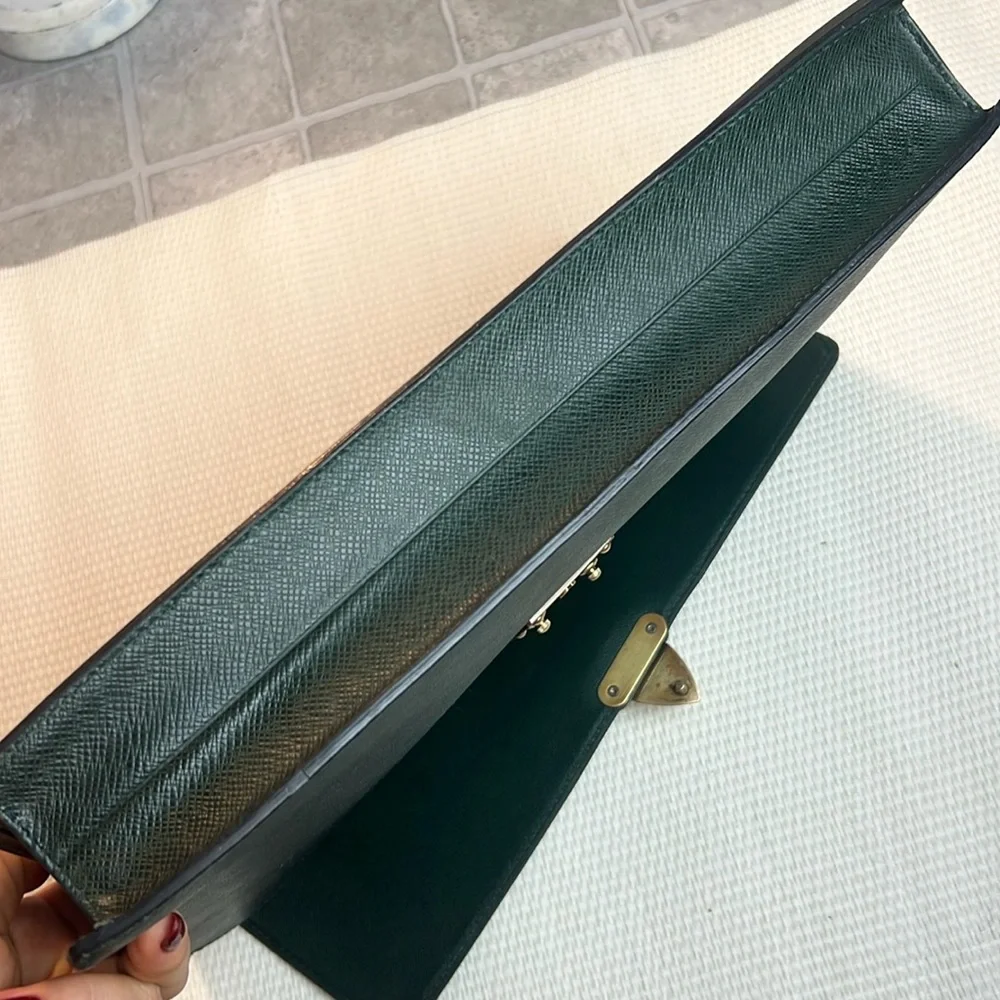 LV Green Taiga Laguito Briefcase 💼 Auth. Brass hardware vintage size 15:11:2”